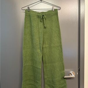 Piglet in bed - green wool bottoms